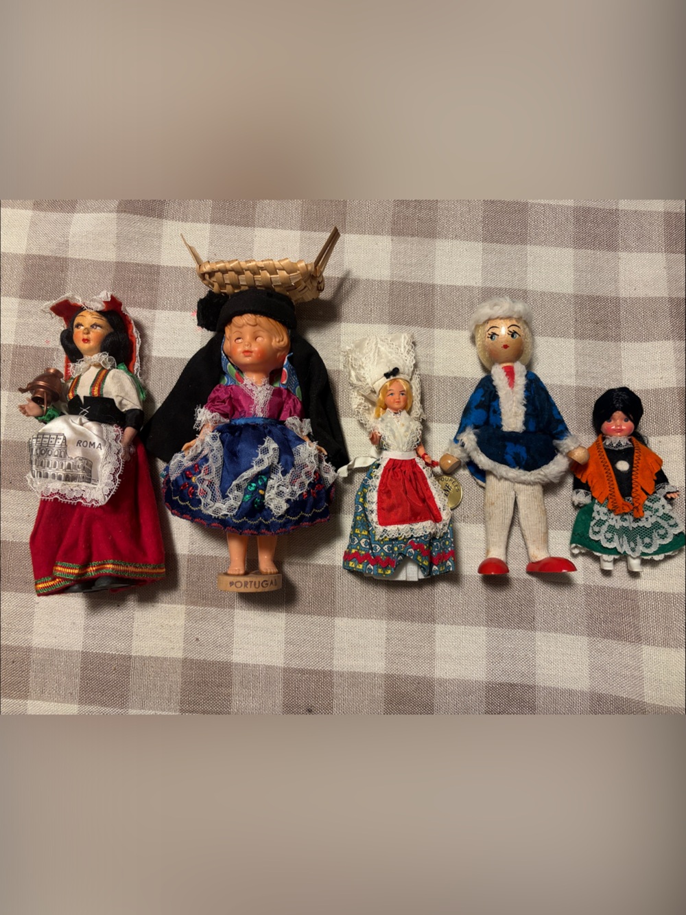 5 Vintage miniature dolls of the world Americana Folk Travel